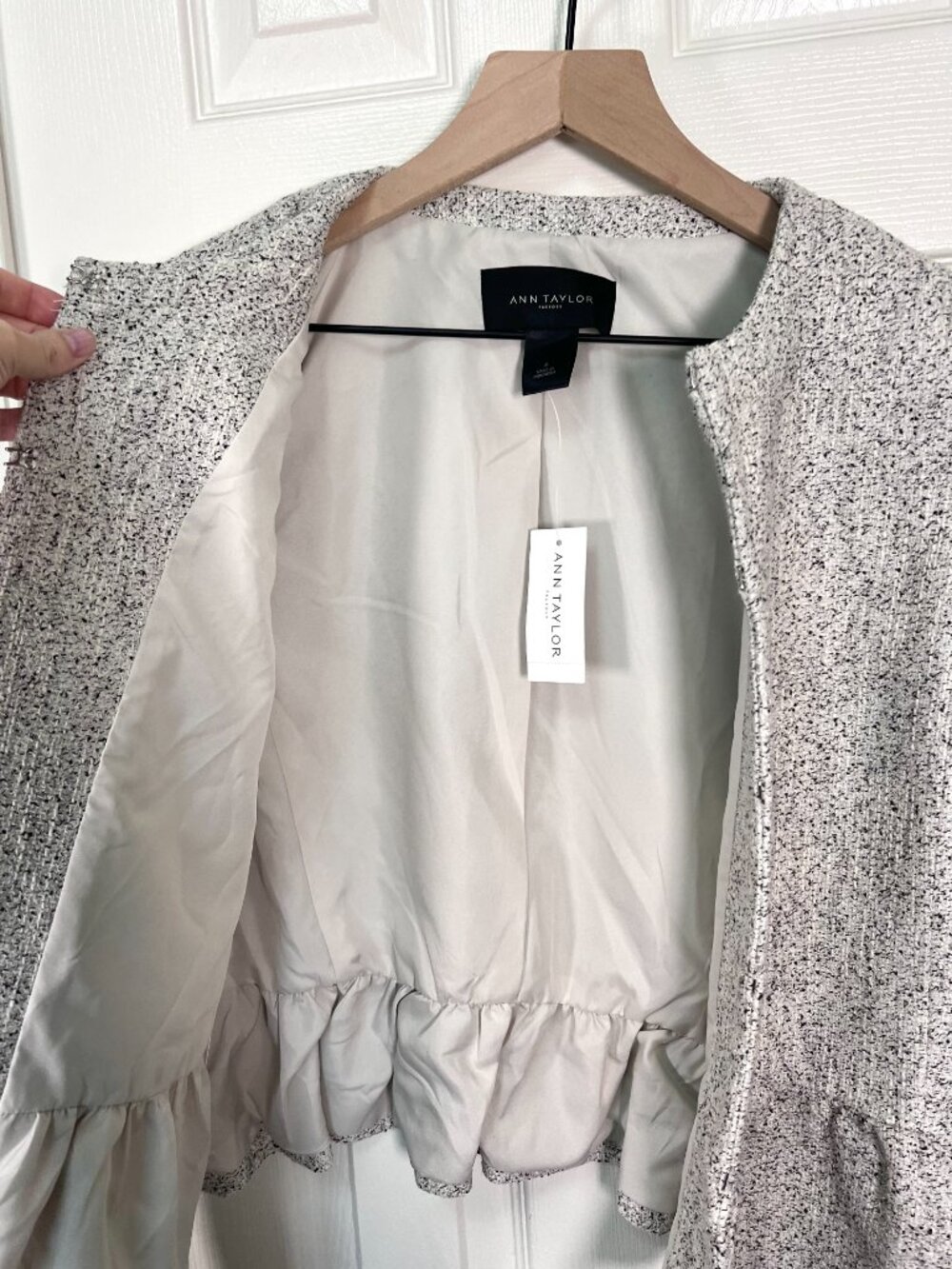 Ann Taylor Factory Tweed Texture Peplum Jacket Black/Grey Jacket Size 8 NWT - Picture 7 of 8